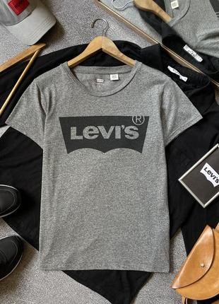 Жіноча сіра футболка майка levi’s оригінал левайс з лого розмір s
