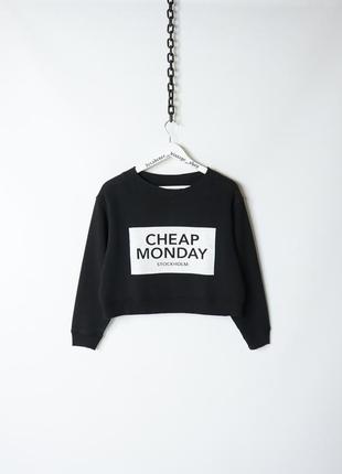 Женский кроп топ свитшот от cheap monday сделаный под винтаж. кофта american vintage y2k distressed levi’s h&m asos wrangler