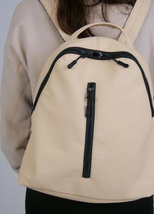 Компактный женский рюкзак like в экокожи, молочный цвет6 фото