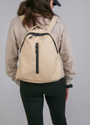 Компактный женский рюкзак like в экокожи, молочный цвет5 фото