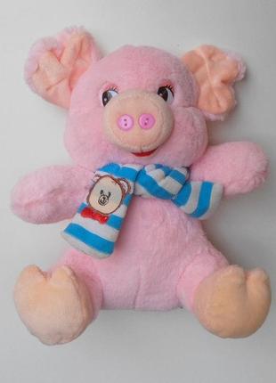 М'яка іграшка свинка 26 см рожева з шарфиком, см. опис2 фото