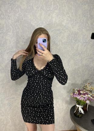 Сексуальное черное платье