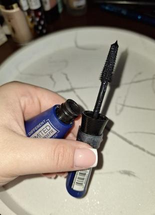 Loreal very different unlimited mascara waterproof3 фото
