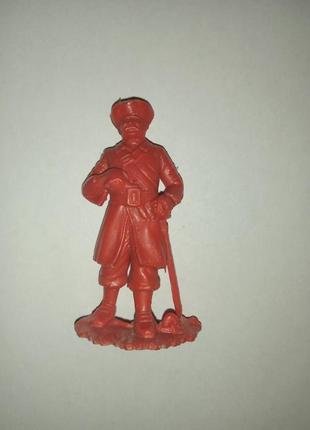 Игрушечный солдатик