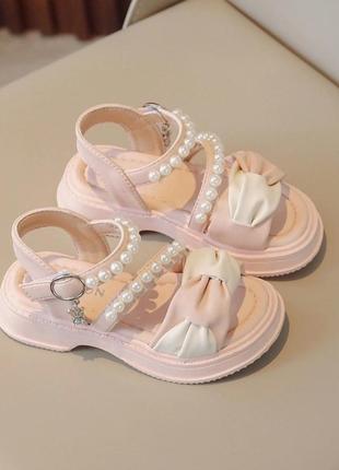 Детские босоножки розовые