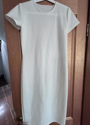 Плаття міді по фігурі