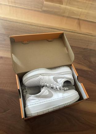 Кроссовки nike jordan
