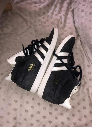 Gazelle adidas натуральное кожаное кедвы высокие высокие кеды оригинал натуральные...