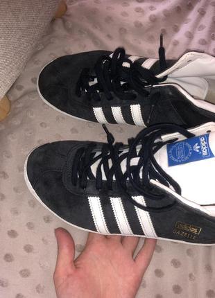 Gazelle adidas натуральное кожаное кедвы высокие высокие кеды оригинал натуральные...