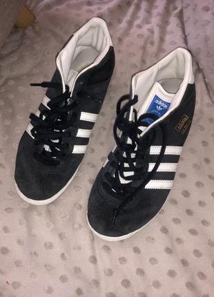 Gazelle adidas натуральное кожаное кедвы высокие высокие кеды оригинал натуральные...