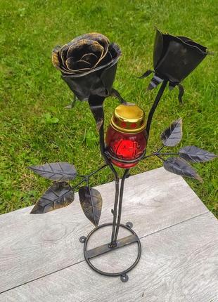 Троянди з металу