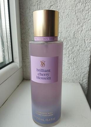 Парфюмированный спрей для тела victoria’s secret
brilliant cherry blossom 🍒