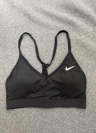 Спортивный топ nike