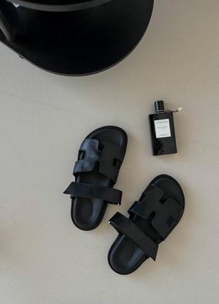 Найтрендовіші шльопанці слайдери в натуральній шкірі