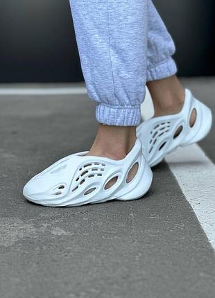 Літні кросівки