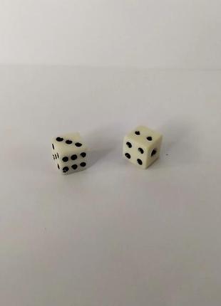 Игровые кубики игральные кости для настольных игр нарды покер 2 шт. 8мм белые, см. описание1 фото