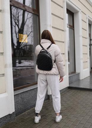 Жіночий рюкзак-сумка практичний міський жіночий рюкзак з натуральної шкіри чорний7 фото