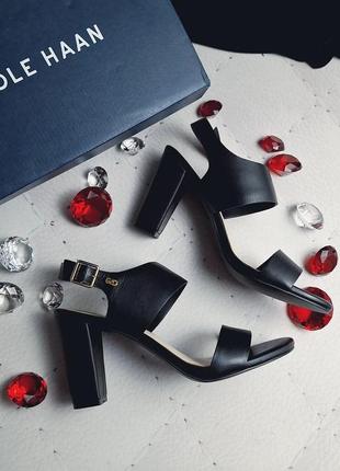 Cole haan оригінал чорні шкіряні босоніжки на підборах2 фото
