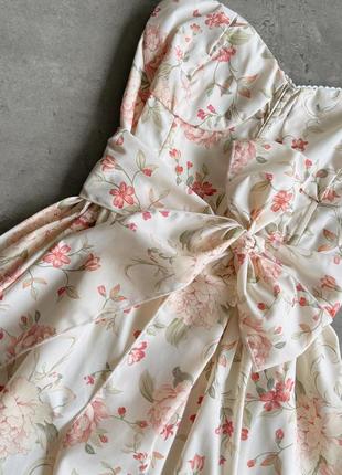 Невероятное корсетное платье в цветочный принт