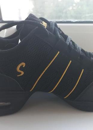 Сникера, джазовки, танцевальные кроссовки для женщин