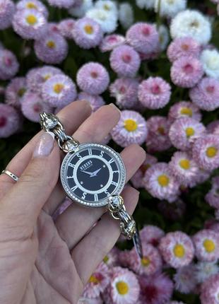 Годинник жіночий versus versace