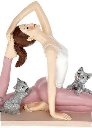 Фігурка декоративна "йогиня з котиками" 16х7х14см daymart   полістоун