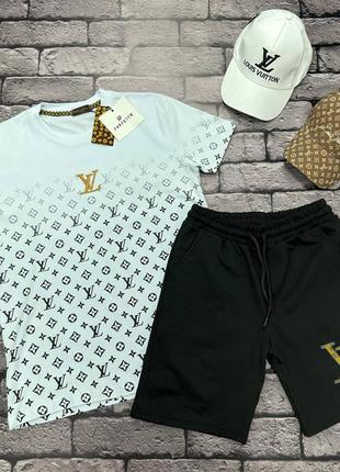 Стильний чоловічий костюм