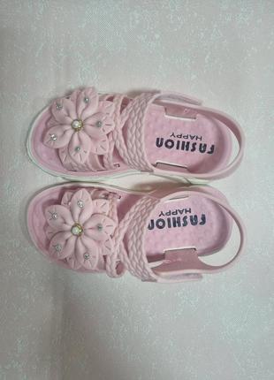 Босоніжки на дівчинку (25 розмір)
