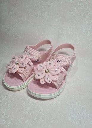 Босоніжки на дівчинку (25 розмір)