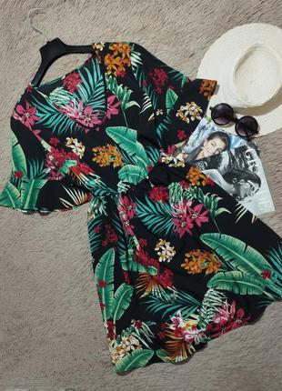 Гарна сукня в тропічний принт/плаття/сарафан
