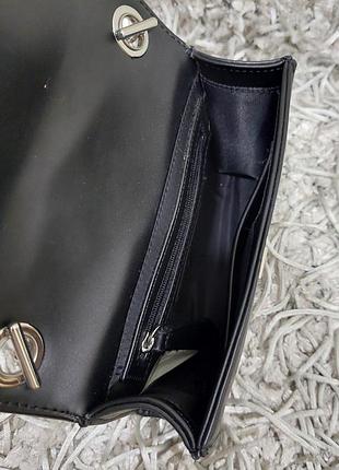 Шикарная женская маленькая сумочка на плечо или через плечо от valentino.