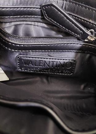 Шикарная женская маленькая сумочка на плечо или через плечо от valentino.