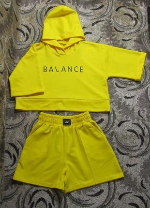 Костюм для дівчинки, шорти та худі, розмір 140.