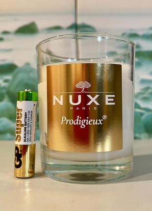 Аромасвеча nuxe prodigieux франция в стеклянном подсвечнике