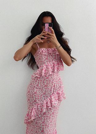 Нежное розовое платье в цветы