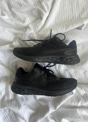 Кроссовки спортивные nike revolution 6 n