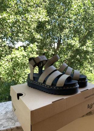 Новые сандалии, босоножки. dr martens. оригинал. 36 размер