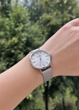Часы minimal
