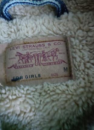Стильна жиноча джинсова куртка levi’s с мехом шерпа джинсовка левис ливайс утеплена розміру м2 фото