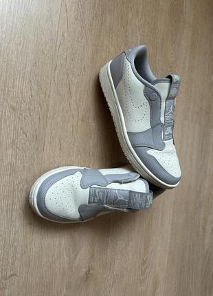 Кроссівки jordan 1 low slip grey/beige av3918-005