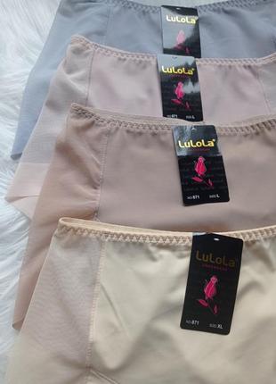 Трусики на високу посадку