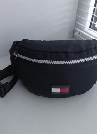 Новая напоясная сумка tommy hilfiger
