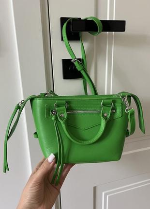Яскрава ,маленька зелена сумочка на літо бренду h&m