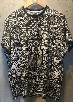 Футболка ексклюзивна.