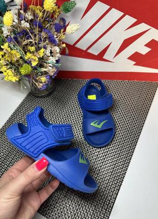 Оригінальні босоніжки everlast