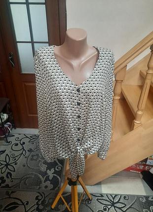 Блуза на ґудзиках