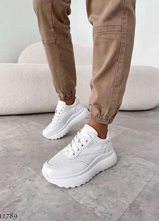 Кроссовки кожаные