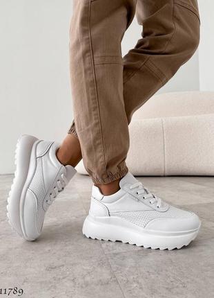 Кроссовки кожаные