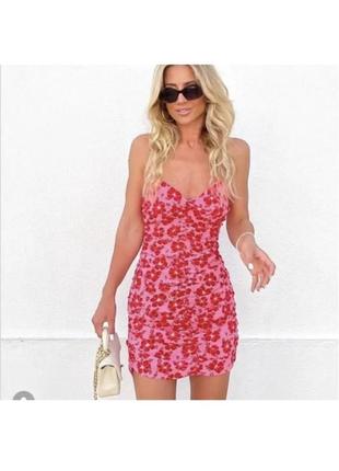 Яркое платье zara