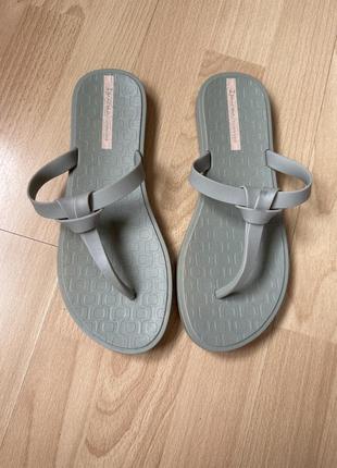 Гумові вʼєтнамки